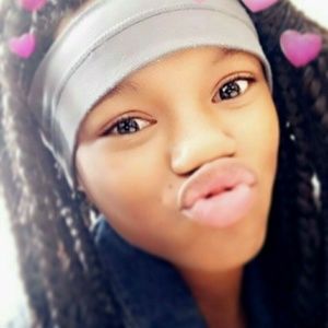 Meet your Posher, Amina